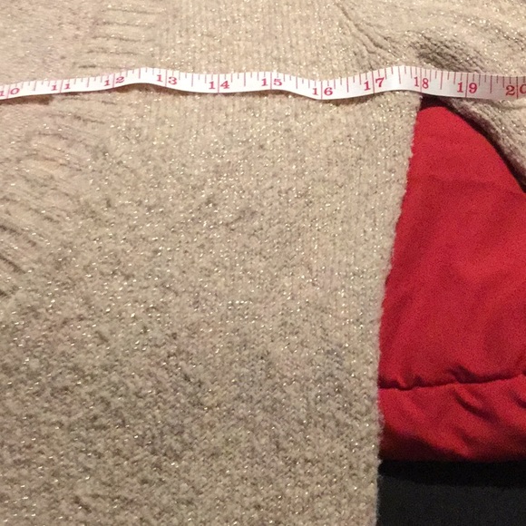 ❤️ A V-Neck pull over Sweater - Picture 4 of 4